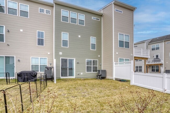 Building Photo - 345 Andrew Ct