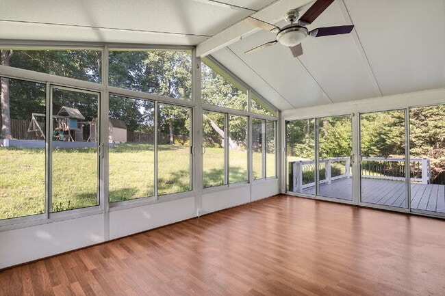 Building Photo - Beautiful 2-Story Home with Florida Room, ...