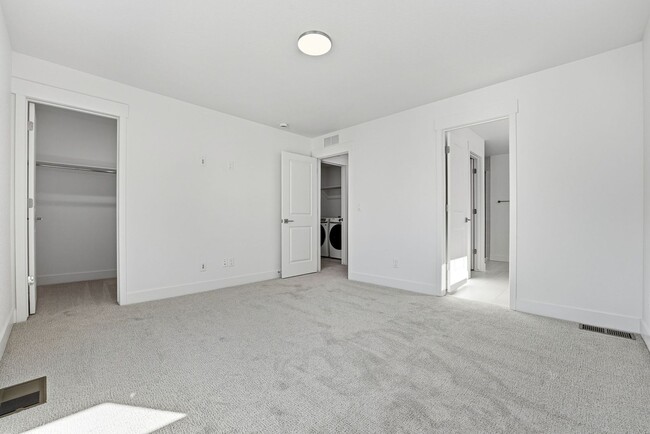 Building Photo - Park Meadows location near Lone Tree in the heart of Inverness. Easy access to Centennial Jetport