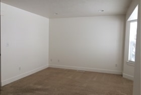 Building Photo - Spacious Townhome on Quiet Street