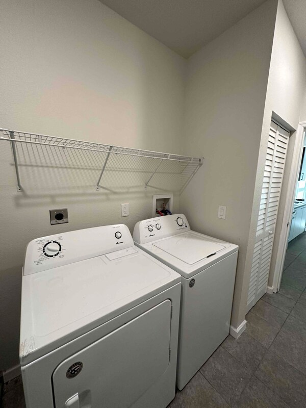 Building Photo - 7400 SW 10th Ct