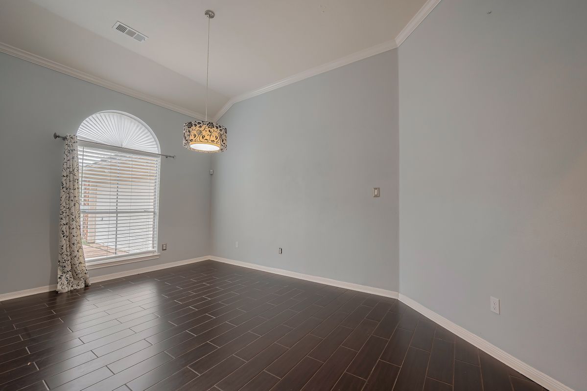 Building Photo - 311 N Esplanade Ln