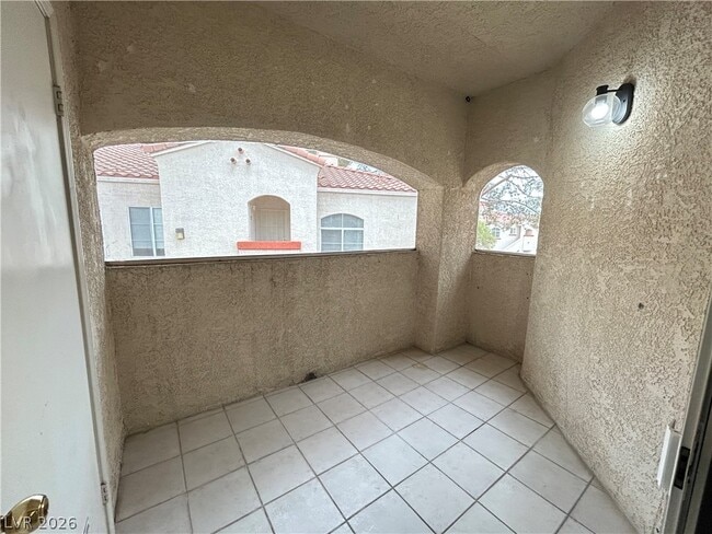 Building Photo - 525 Indian Princess Dr