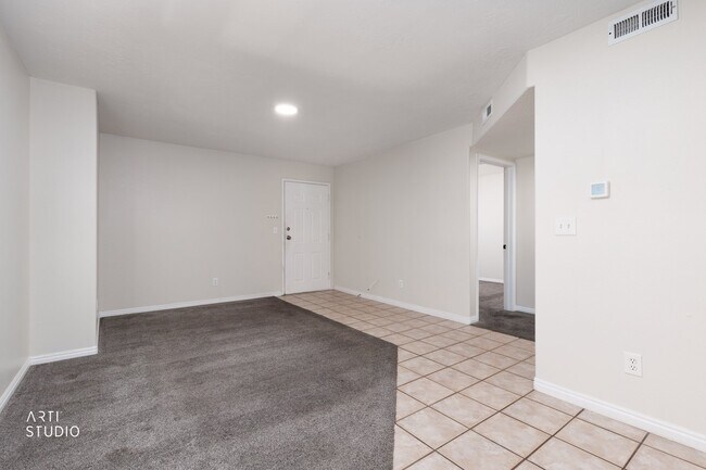 Building Photo - 1227 W 160 N