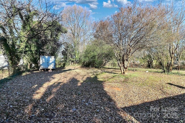 Building Photo - 826 Cantwell St