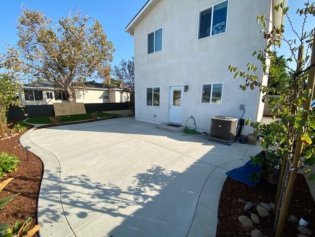 Primary Photo - 4BD/2BA, Private Yard!!