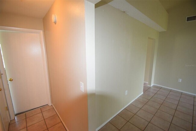 Building Photo - 1204 Honeytree Ln W