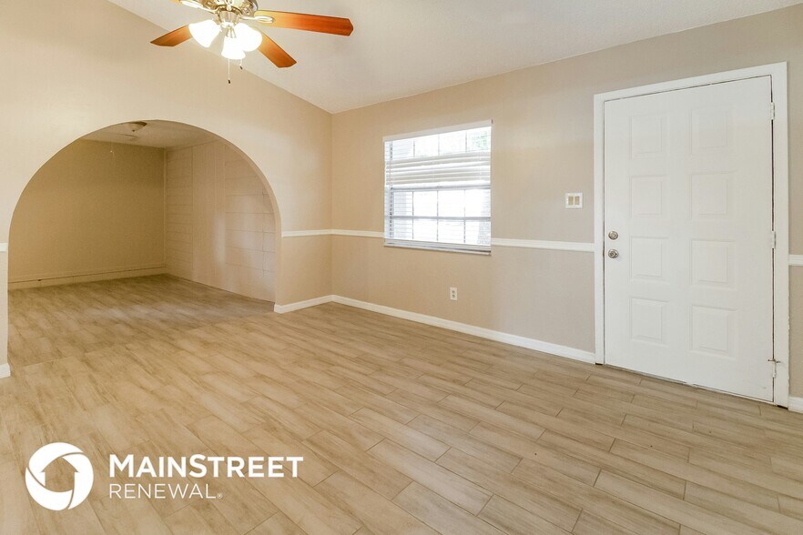 Building Photo - 2409 Oak Hollow Dr