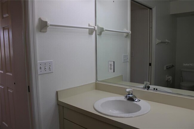 Building Photo - 2602 Waterford Way