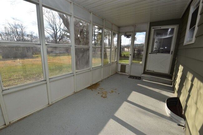 Building Photo - Upgraded Ranch Style Home in South Bend, IN
