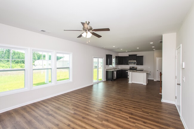 Building Photo - 10 Brake Ct