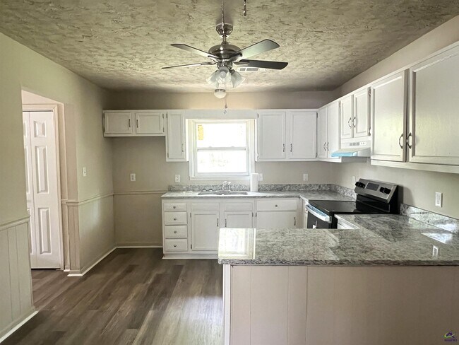 Building Photo - 1169 Sandy Beach Dr