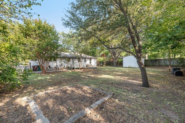 Building Photo - 2217 Glenwood Ln