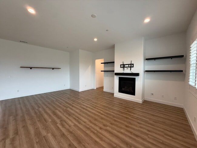 Building Photo - Executive Single-Story Living in Vintage Ranch/Rice Ranch Community