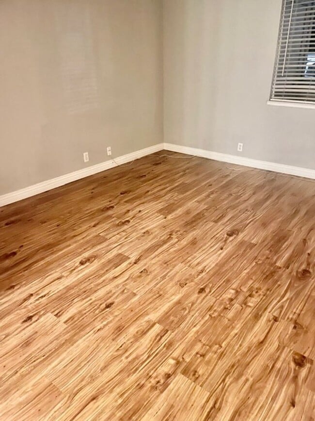 Building Photo - Fabulous Updated and Spacious 2 bd 2 bath Condo in superb area in Concord!