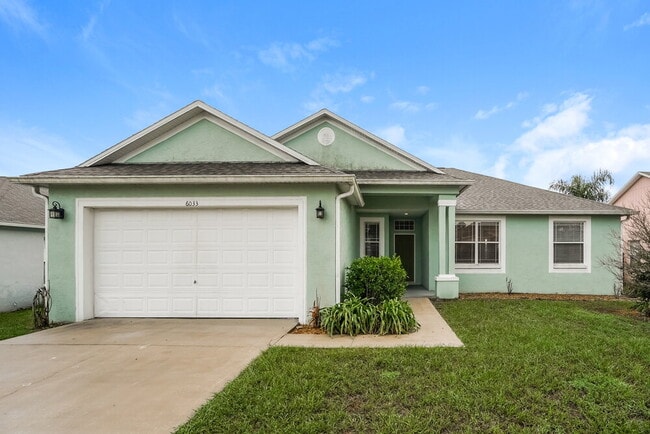Building Photo - 6033 Live Oak Dr