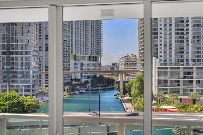 Building Photo - 31 SE 5th St