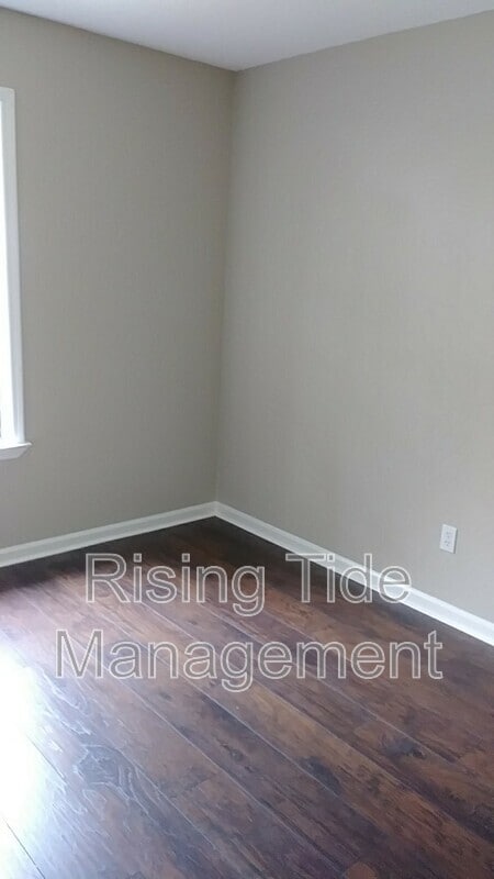 Building Photo - 3130 Sleepy Hollow Dr