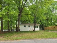 Building Photo - Brand New Remodeled One Bed One Bath