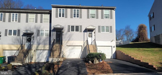 Building Photo - 10 Woodfield Dr