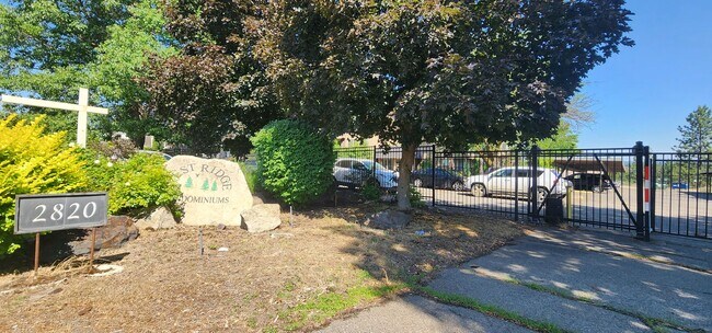 Building Photo - Westridge Apartments