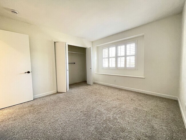 Building Photo - 4301 Edenbury Dr