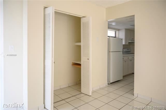 Building Photo - 2 br, 2 bath Condo - VILLA GRANDE CONDO