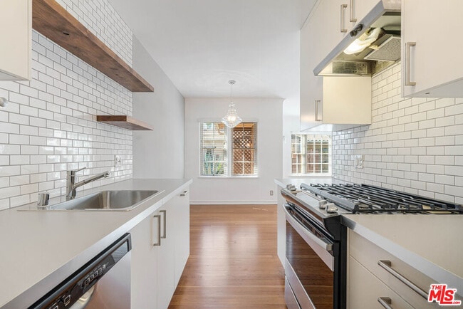 Building Photo - 2409 28th St
