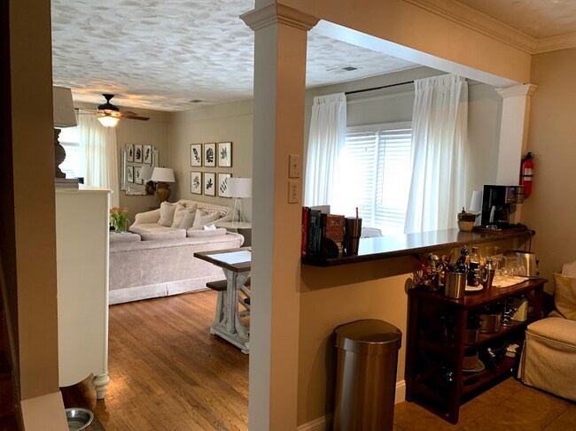 Building Photo - 2105 English Village Ln