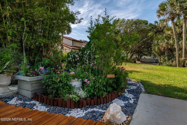 Building Photo - 2337 Seminole Rd