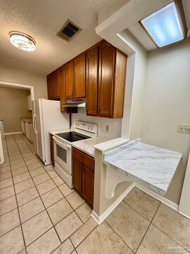 Building Photo - 540 El Matador Trail