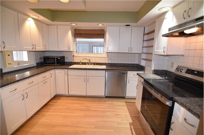 Building Photo - 19 Rustic Dr