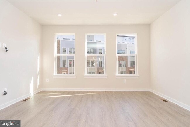 Building Photo - 5610 Alpha Rdg Ave