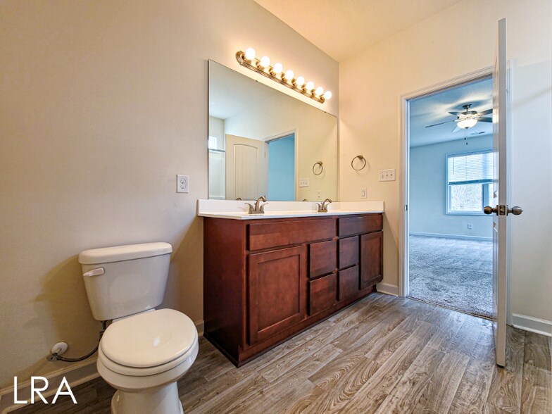 Building Photo - 520 Shallotte Ln
