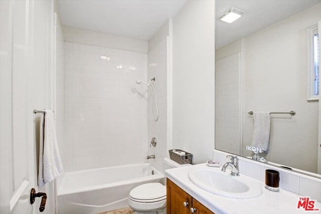 Building Photo - 2860 Dewdrop Pl