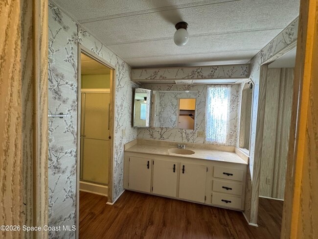 Building Photo - 1894 Coco Plum St NE