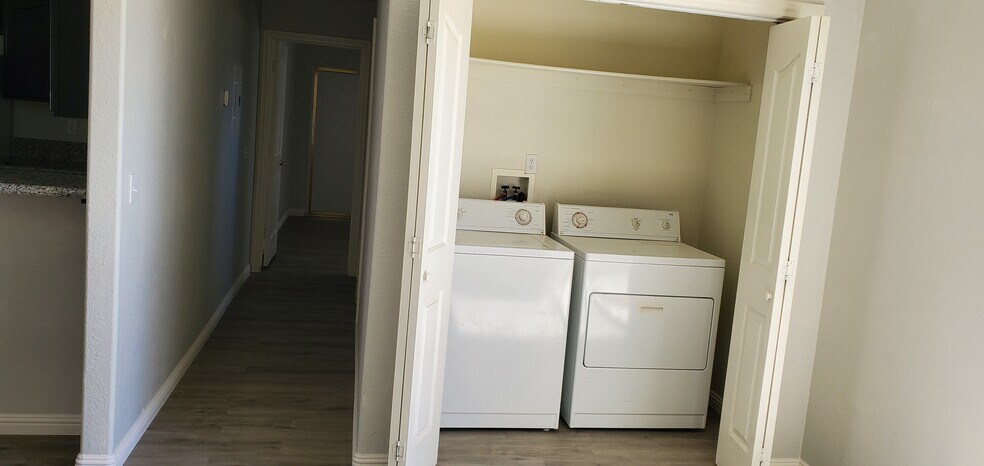 Building Photo - 2781 S Spy Glass Ave