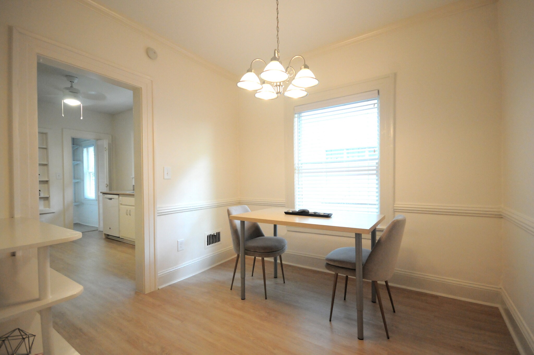 ***AVAILABLE JUNE 1*** - 861 Durant Pl NE