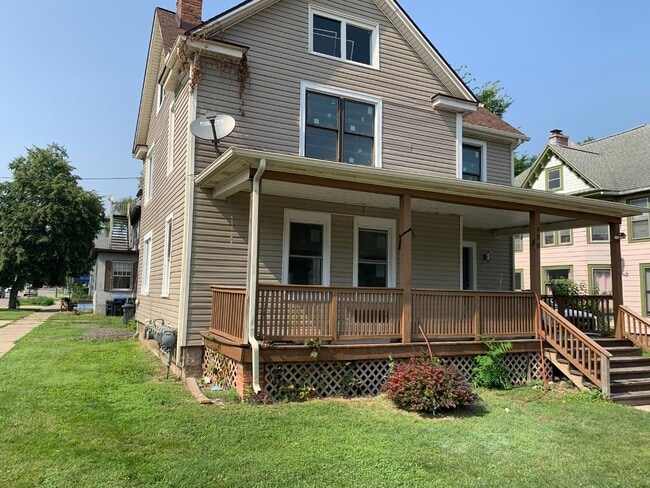 Building Photo - 420 Emmet St