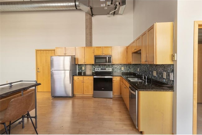 Building Photo - 521 S 7th St