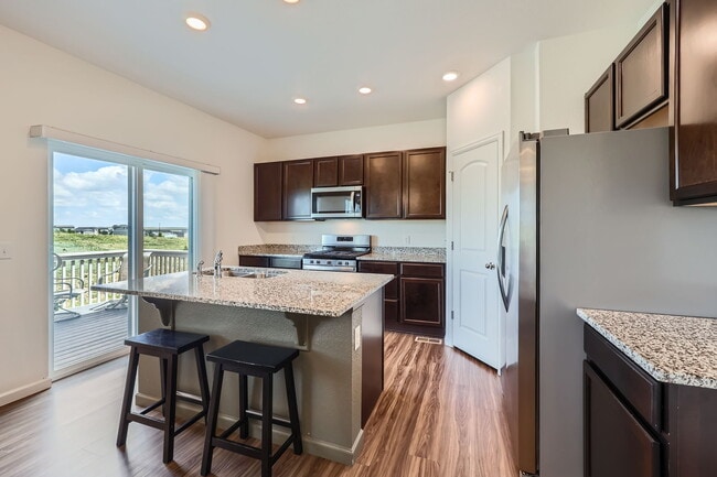 Building Photo - 42830 Ivydale St