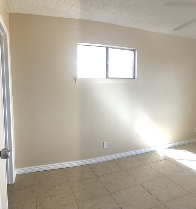 Building Photo - 504 Ridgemont Dr