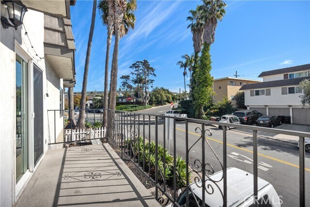 Building Photo - 803 Calle Puente