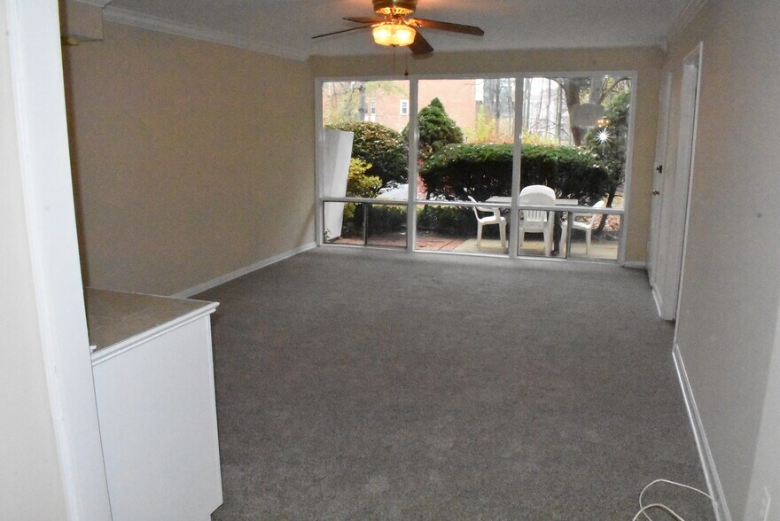 Building Photo - 7514 Spring Lake Dr