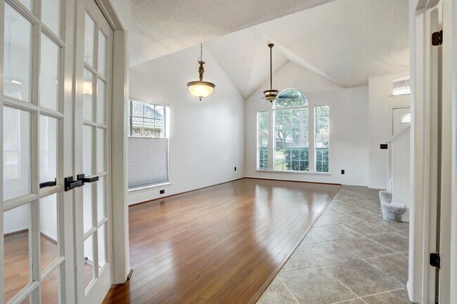 Building Photo - 17007 Hickok Dr
