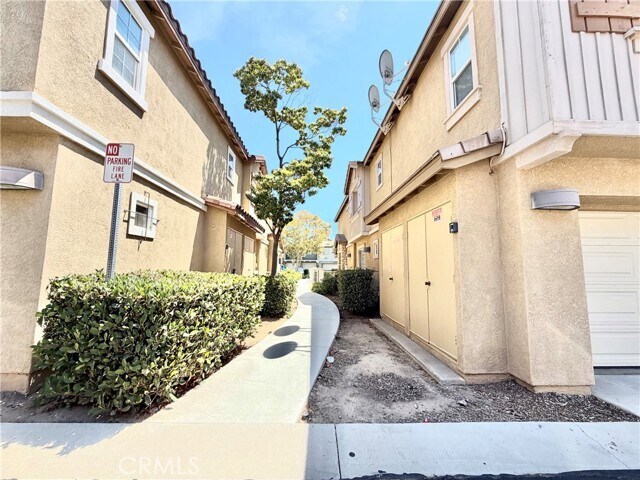Building Photo - 15637 Lasselle St