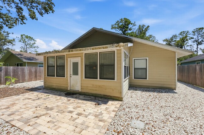Building Photo - 7308 NW 21 Way