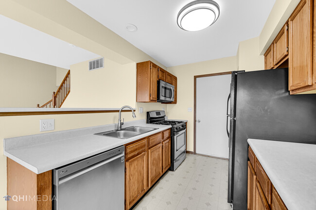 Building Photo - 914 Waterford Ln