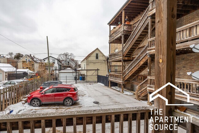 Building Photo - 2852 N Kedzie Ave