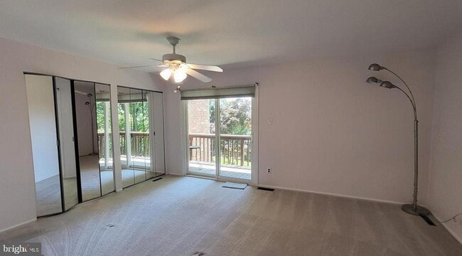 Building Photo - 524 E St Andrews Dr